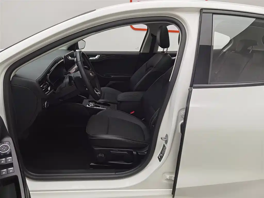 Ford Focus 2021 EcoBoost 180 AT