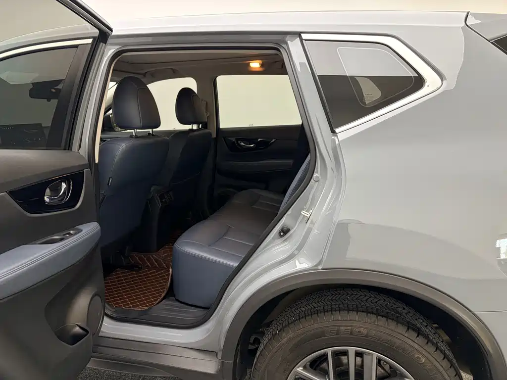 Nissan X-Trail 2025 2.0L Lead