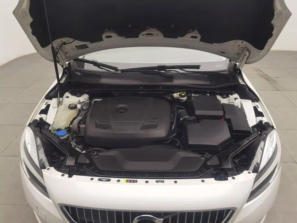 Volvo V40 — миниатюра 6