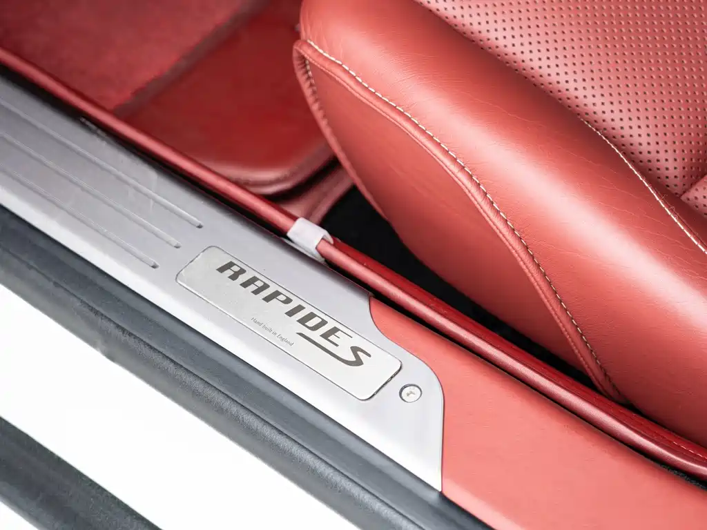 Aston Martin Rapide — миниатюра 9