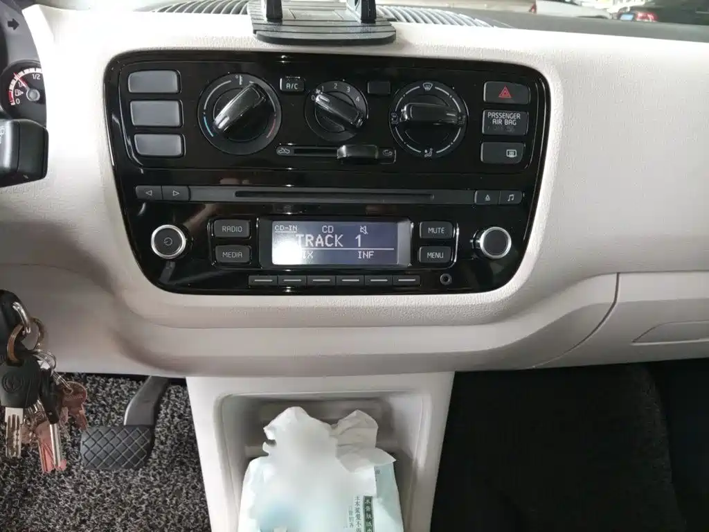 Volkswagen up! — миниатюра 6