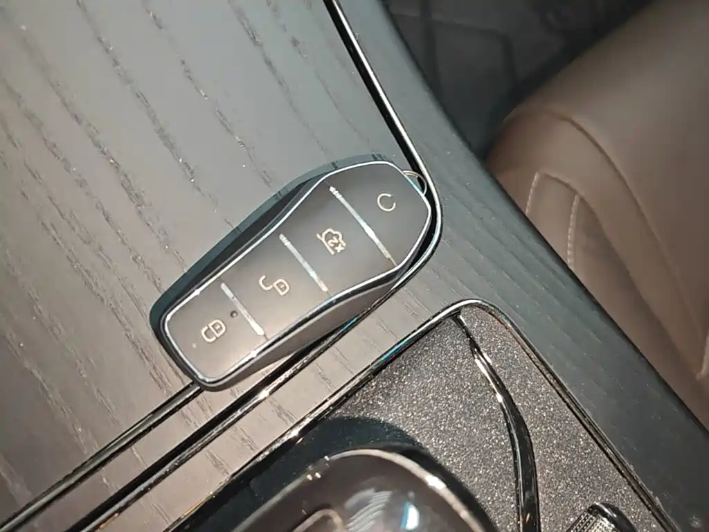 BYD Han — миниатюра 9
