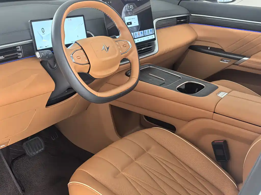 Dongfeng eπ008 2025 210Ultra 5 мест