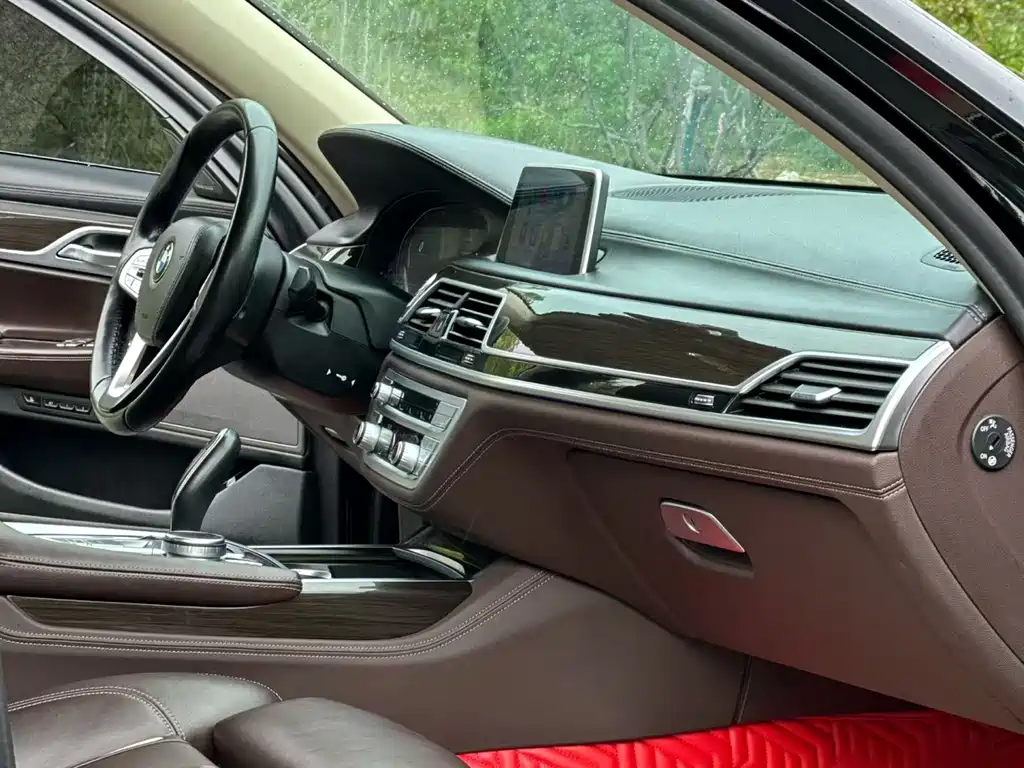BMW 7 Series 7 2021 730Li Luxury