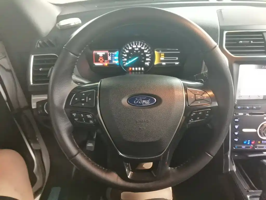 Ford Explorer (Import) — миниатюра 11