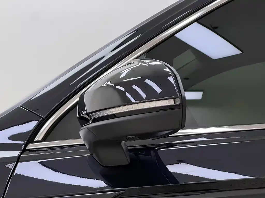 Volkswagen Tiguan L — миниатюра 24
