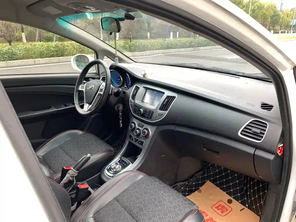 Kaiyi C3 2015 1.5L AMT