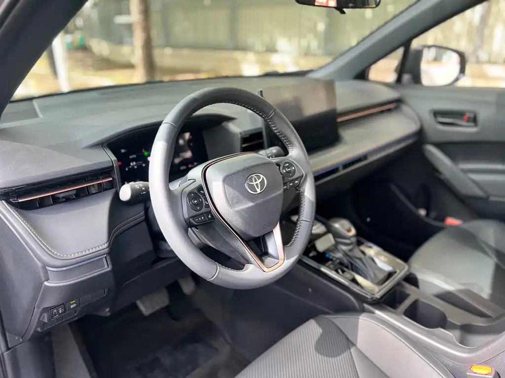 Toyota Frontlander 2026 2.0L CVT Luxury
