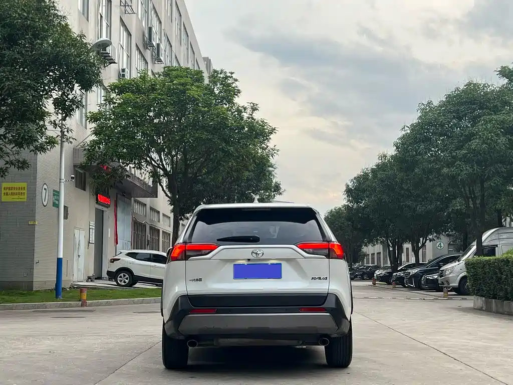 TOYOTA RAV4 RONGFANG