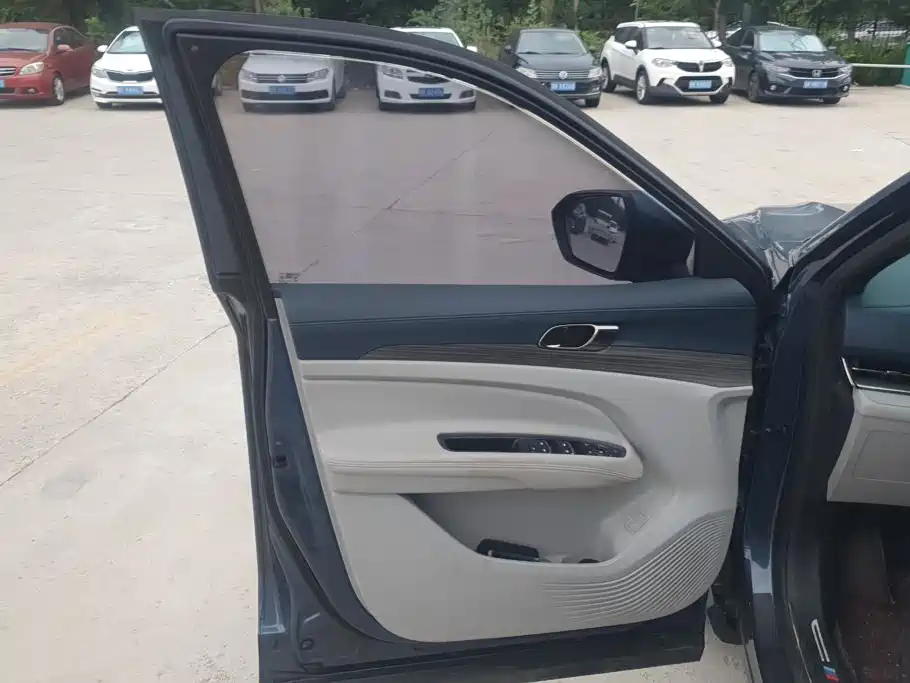 Ford Equator Sport — миниатюра 7
