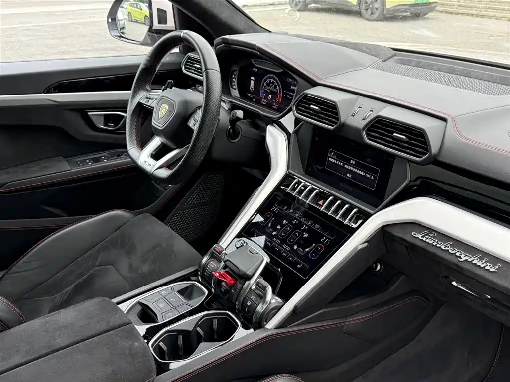 Lamborghini Urus — фотографии объявления, Фото 31