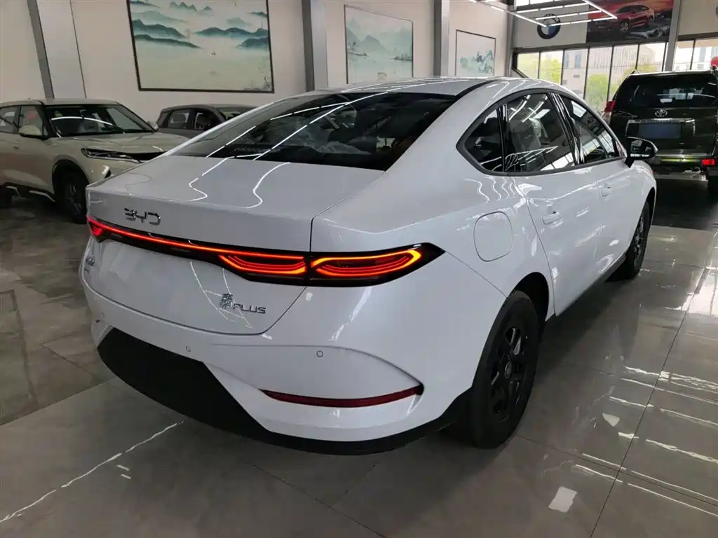 BYD Qin Plus PLUS 2025 DM-i Smart Drive 128KM