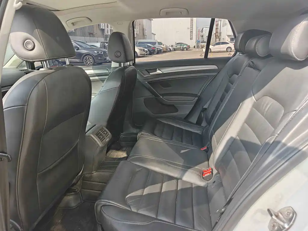 Volkswagen Golf — миниатюра 5