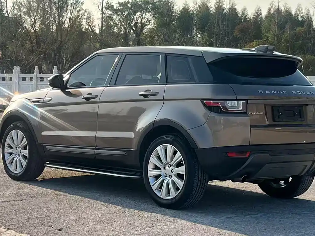 Land Rover Evoque 240PS SE Smart Shine Edition, фото 6