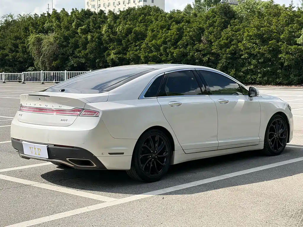 Lincoln MKZ — миниатюра 6