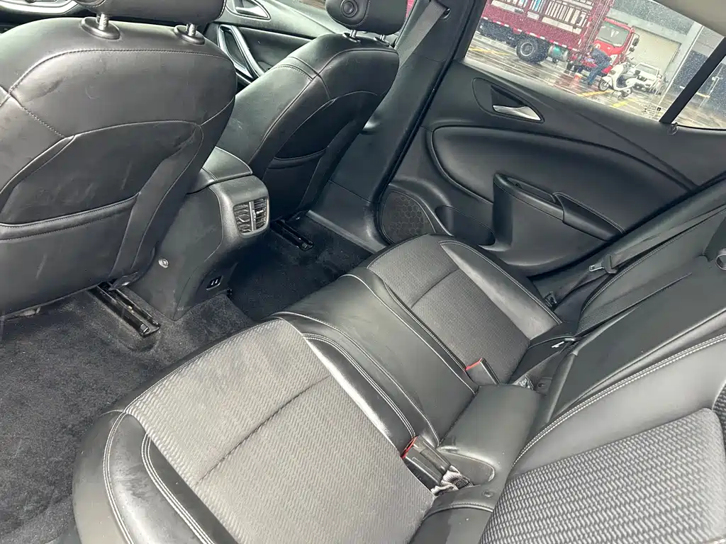 Buick Verano — миниатюра 10