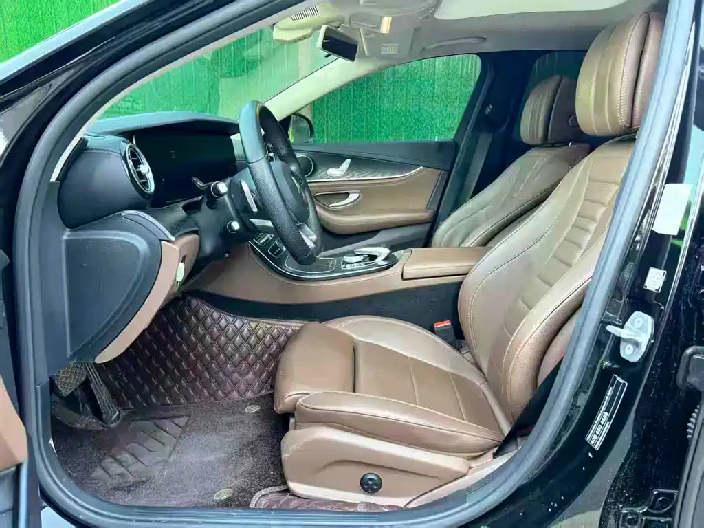 Mercedes-Benz E-Class — миниатюра 4