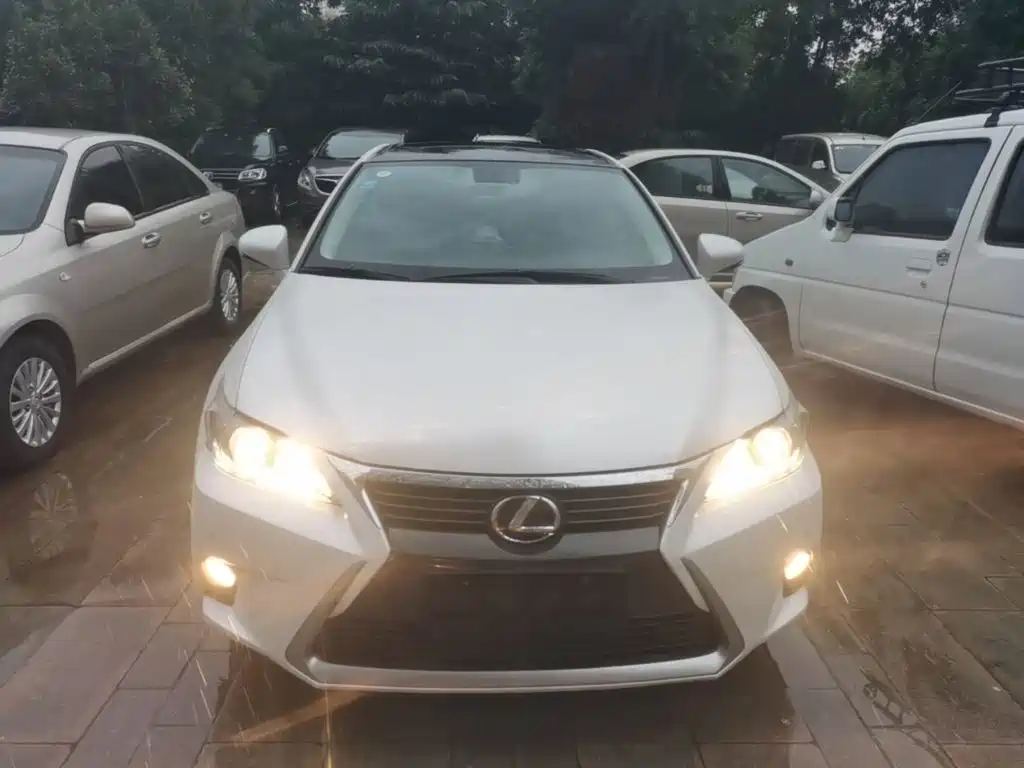 Lexus CT — миниатюра 3