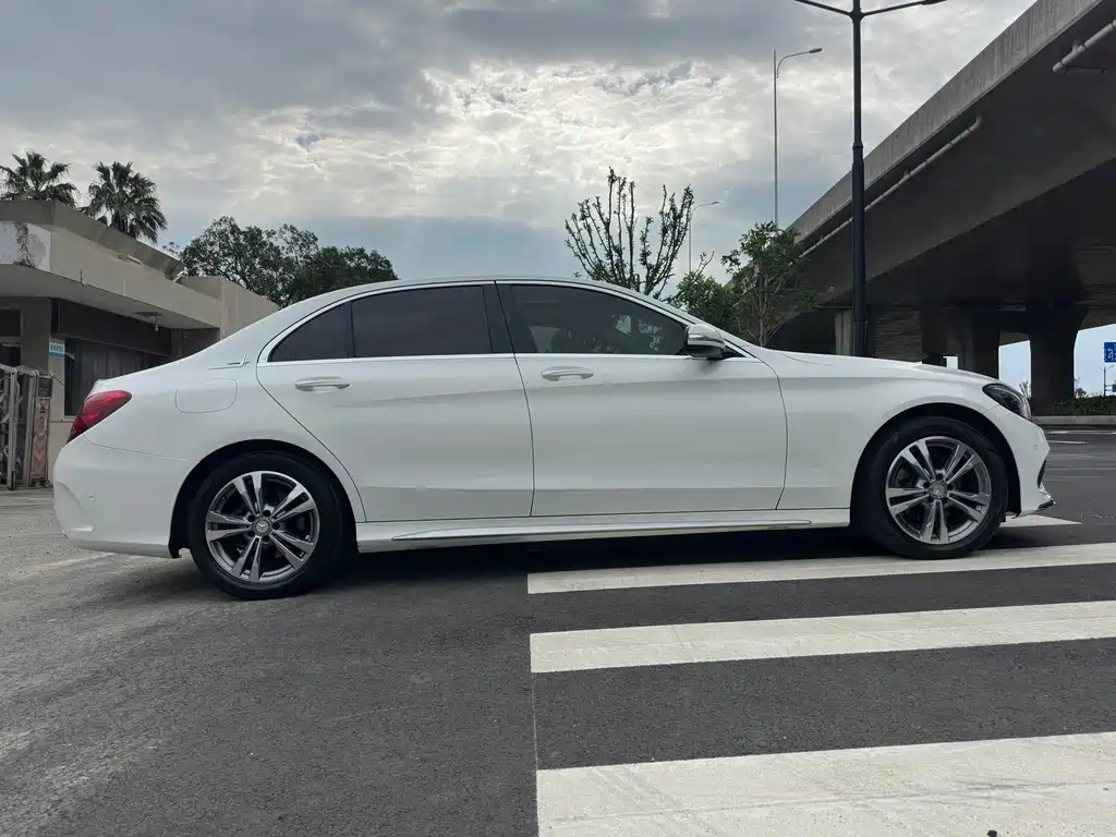 Mercedes-Benz C-Class — миниатюра 4