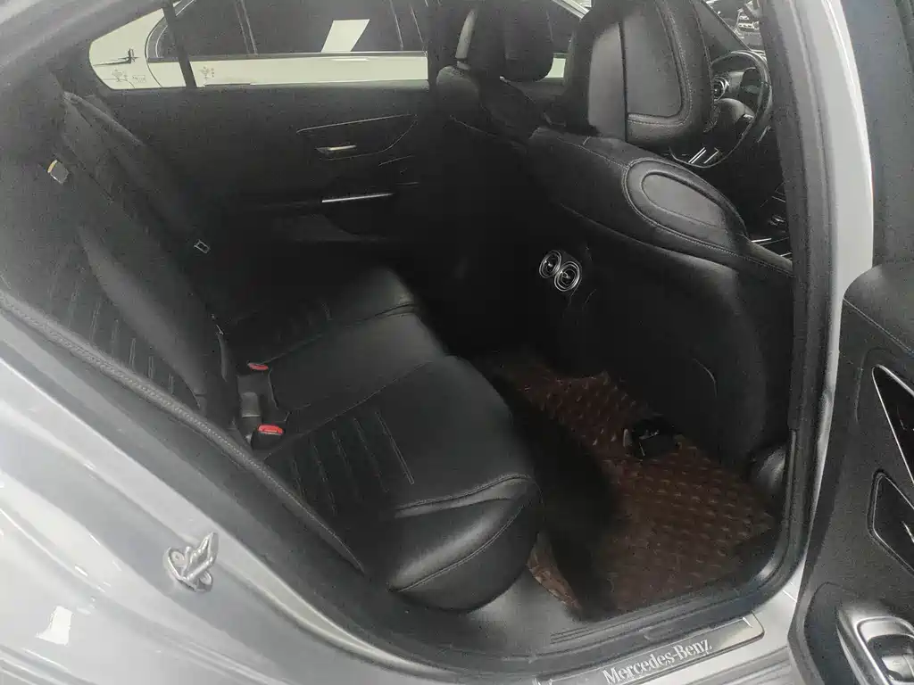 Mercedes-Benz C-Class — миниатюра 5