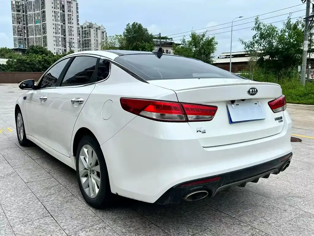 Kia K5 — миниатюра 9