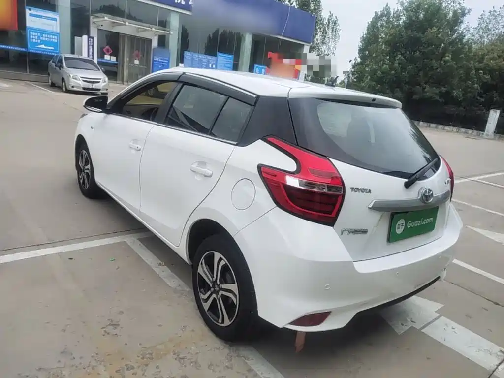 Toyota Yaris L — миниатюра 5