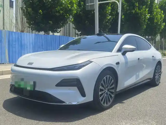 2025 Geely Galaxy Xingyao 8