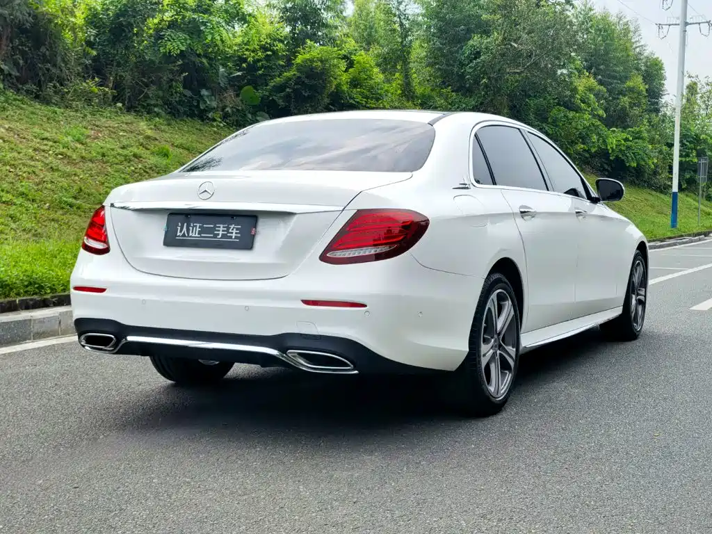 Mercedes-Benz E-Class — миниатюра 7