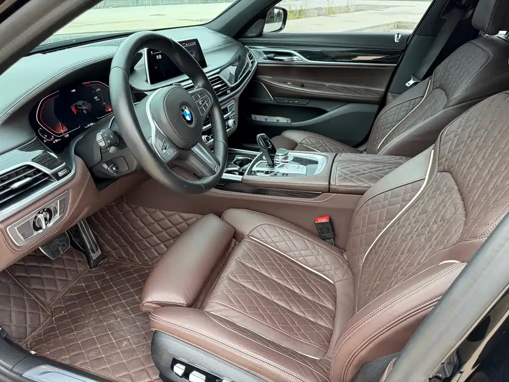 BMW 7 Series — миниатюра 4