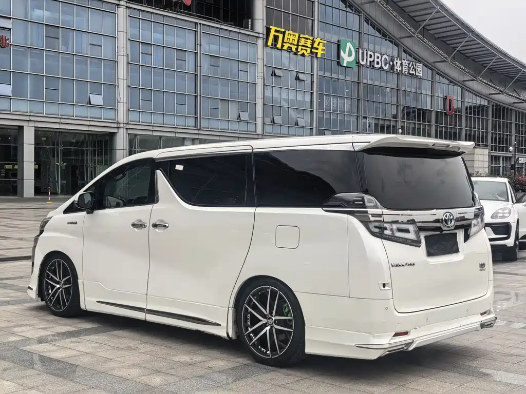 Toyota Vellfire 2019 2.5L HV Luxury
