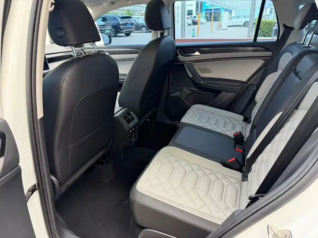 Volkswagen Tayron 2023 330TSI Luxury Plus