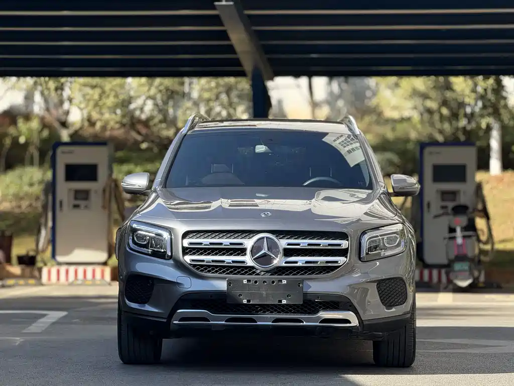 MERCEDES-BENZ GLB