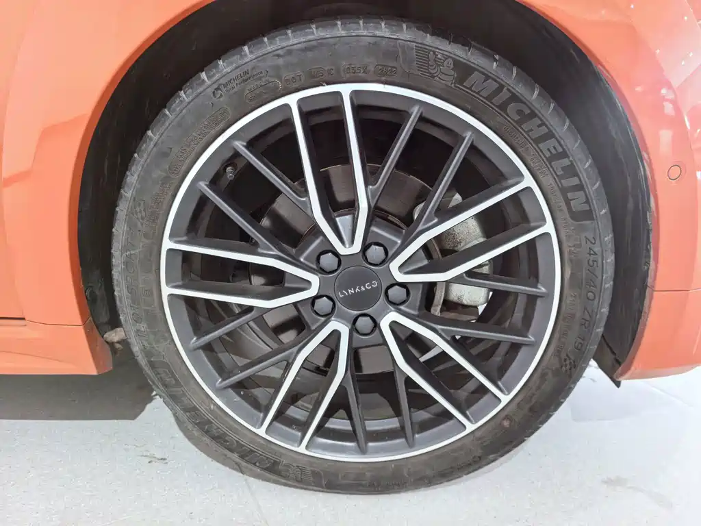 Lynk & Co 02 Hatchback — миниатюра 9