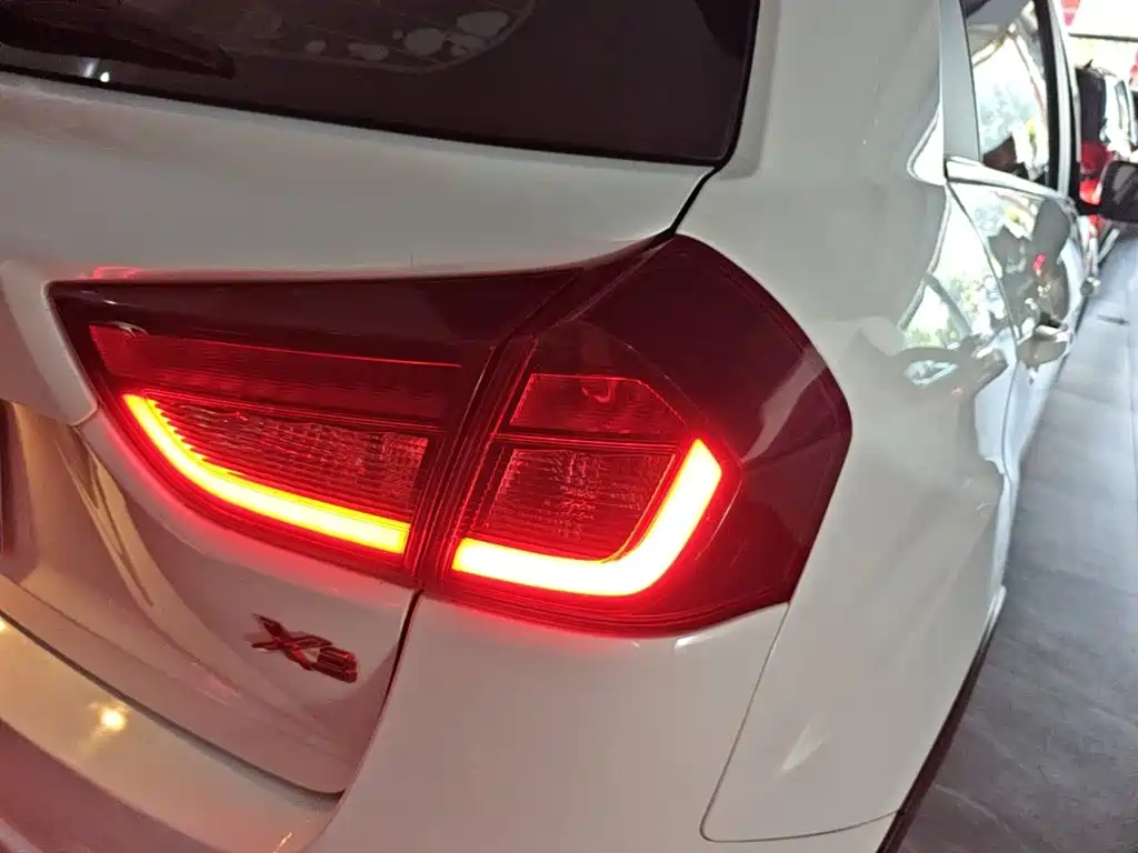Geely Vision X3 — миниатюра 8