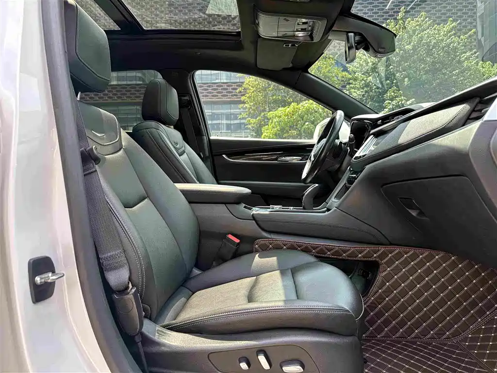 Cadillac XT5 — миниатюра 6