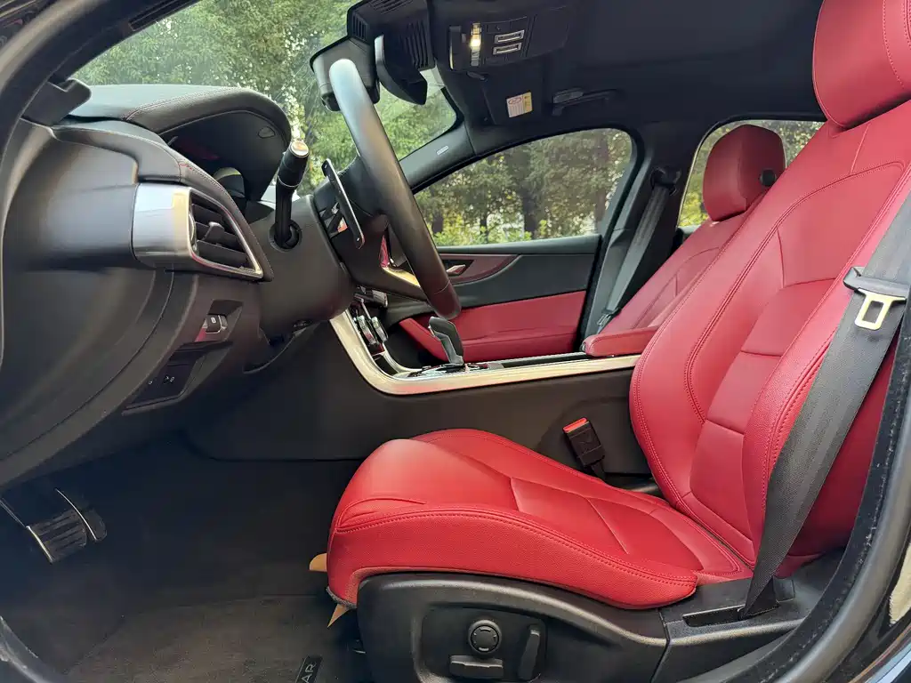 Jaguar XEL 2023 2.0T 250PS R-DYNAMIC S Sport