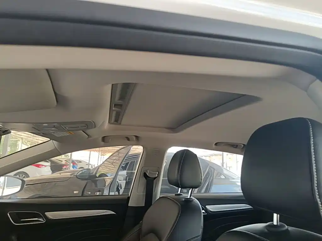 Roewe i6 New Energy — миниатюра 18