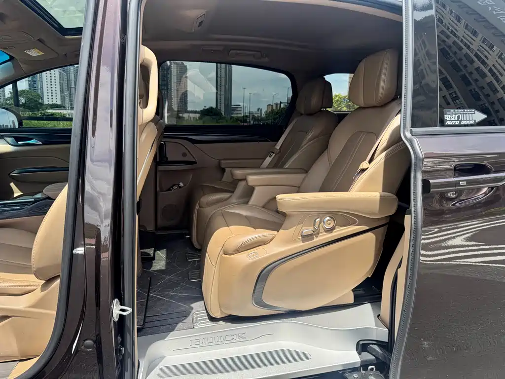 Buick GL8 2021 ES 653T Luxury