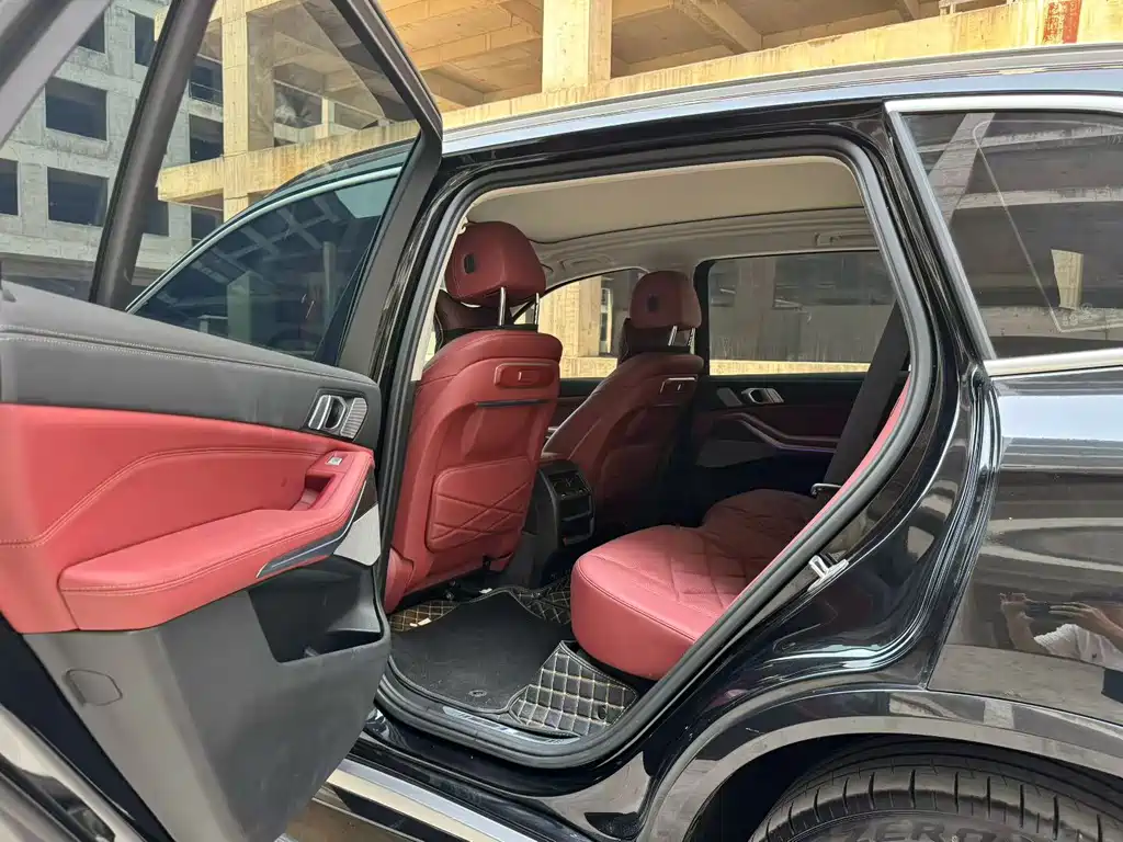 BMW X5 2023 xDrive 30Li Premium M Sport