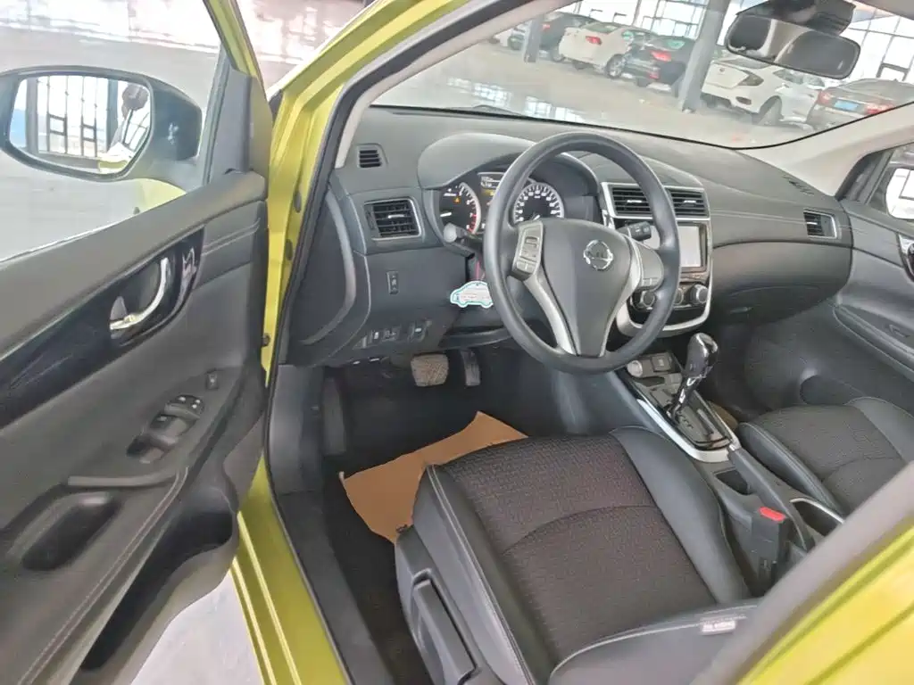 Nissan Tiida — миниатюра 16