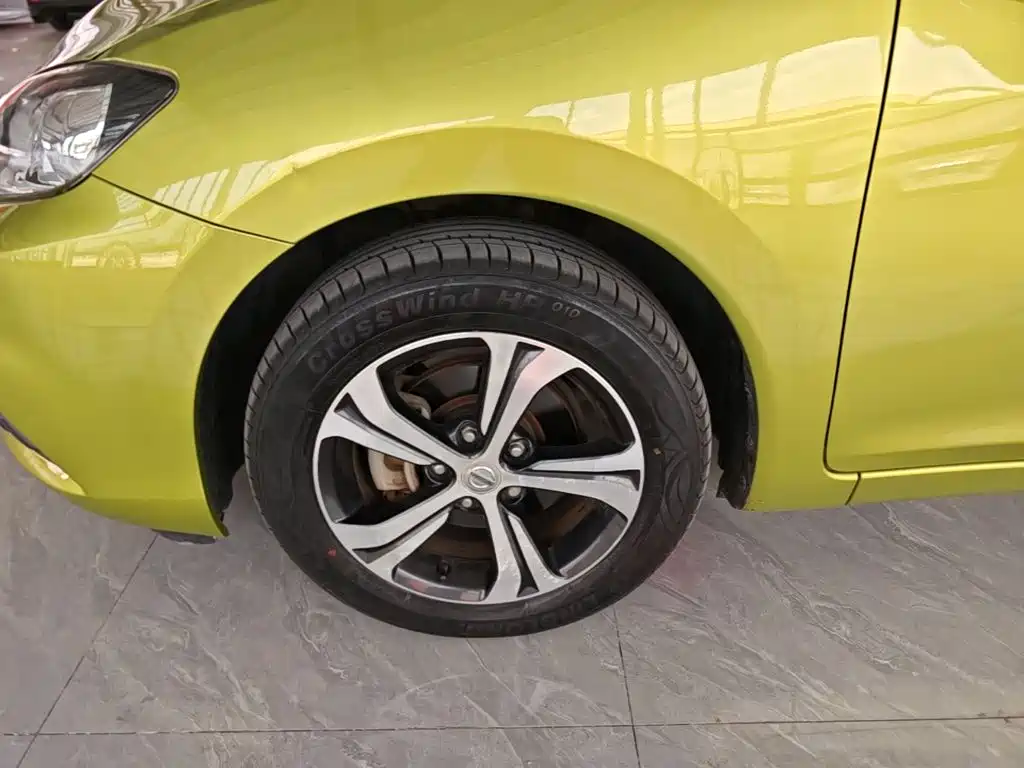 Nissan Tiida — миниатюра 23