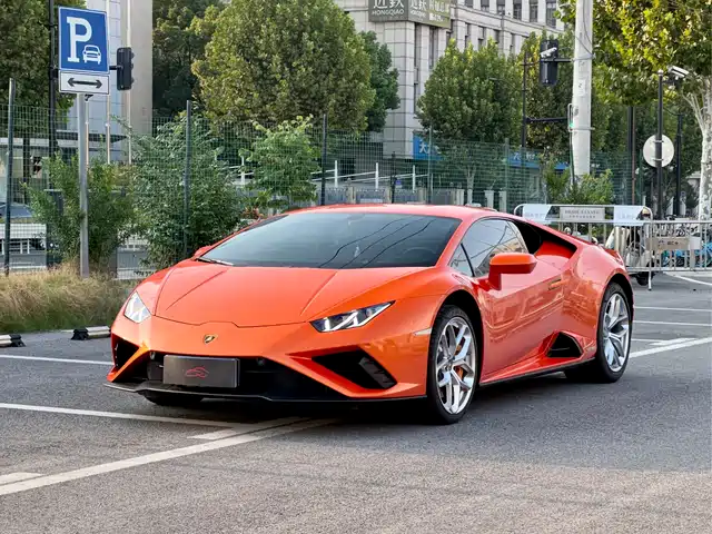 LAMBORGHINI HURACÁN 2023