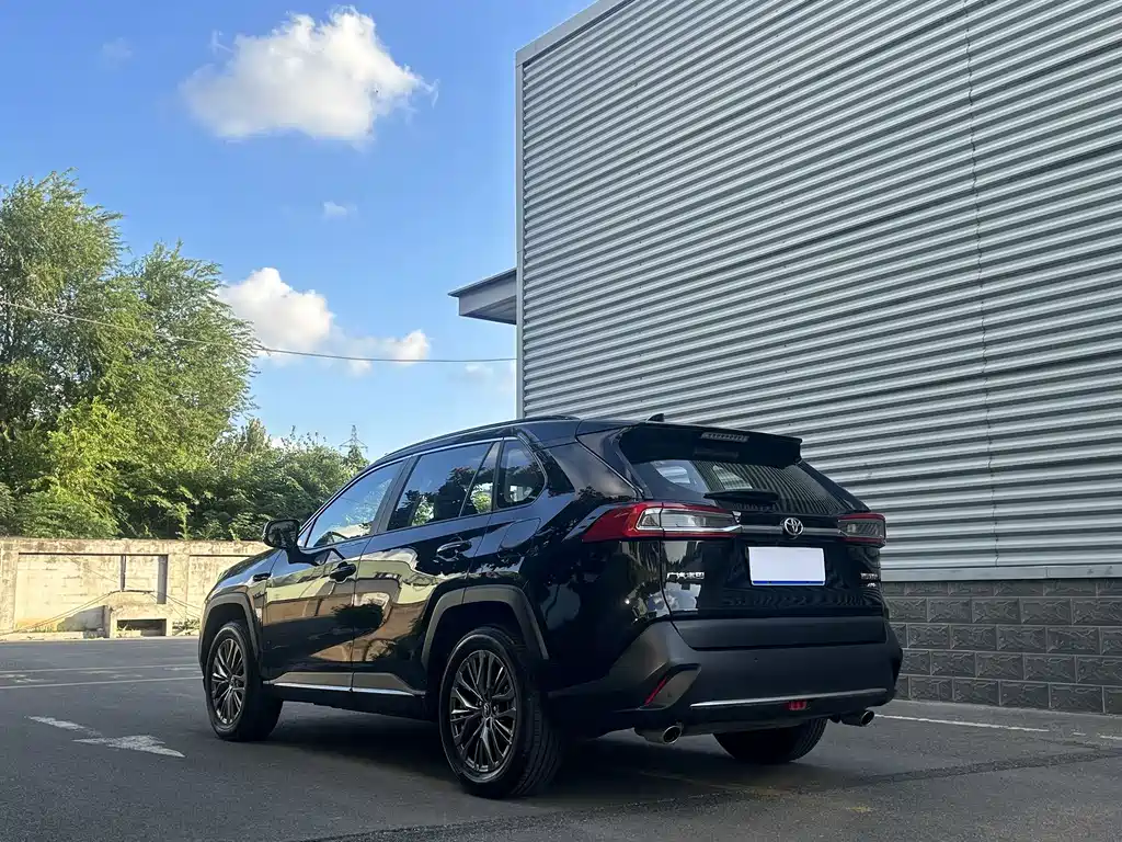 Toyota Wildlander — миниатюра 9
