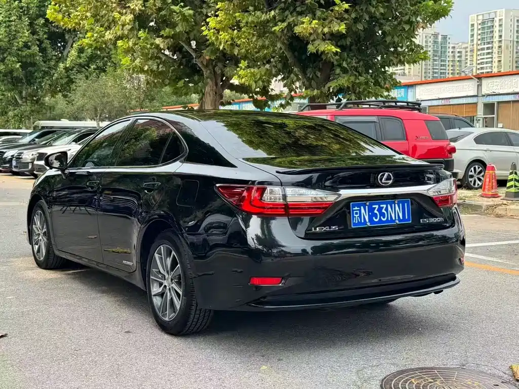 Lexus ES — миниатюра 6