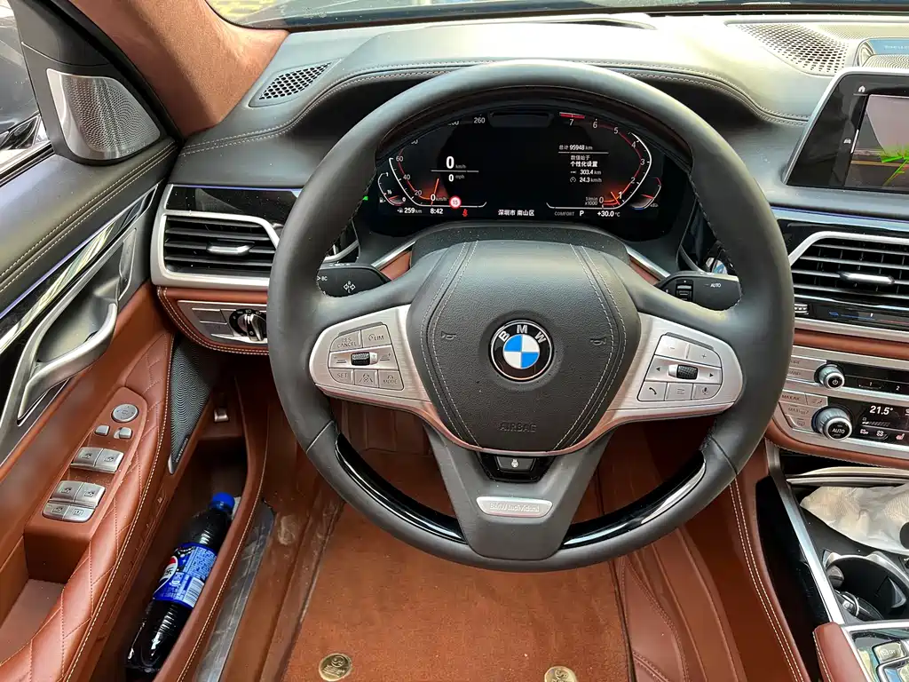 BMW 7 Series — миниатюра 6