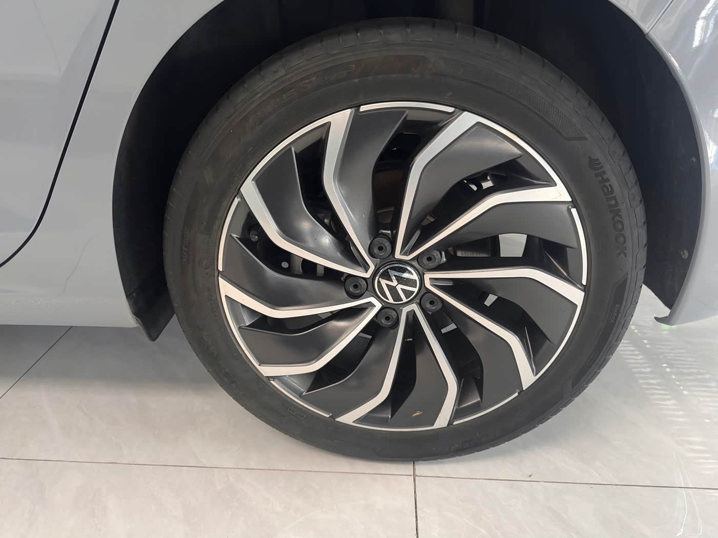 Volkswagen Golf 1.4 л 2022 г. Серебристо-серый, пробег 38000 км