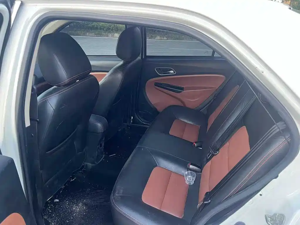 Geely Jingang 2016 1.5L MT Elite