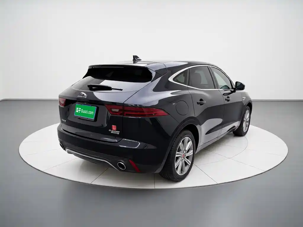 Jaguar E-PACE — миниатюра 6
