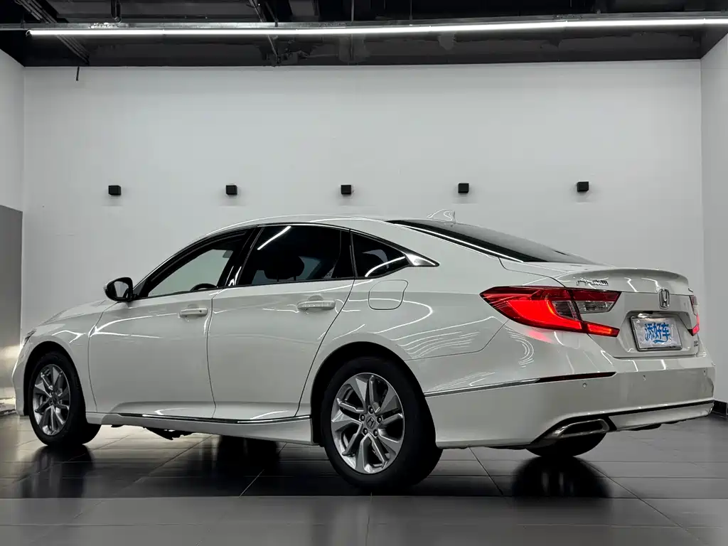 Honda Accord — миниатюра 13