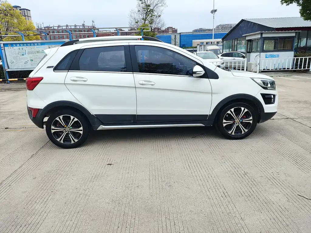 BAIC X25 2015 1.5L MT Elite